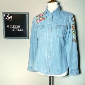 Haute Rogue Boho Floral Embroidery Blue Chambray Button Up Top Sm